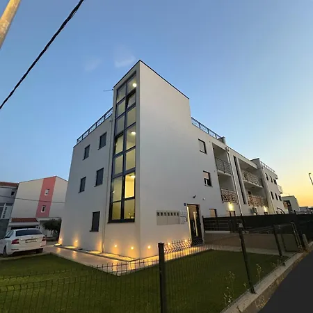 M-m Apartment *